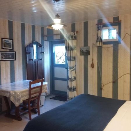 Bed and Breakfast Les Petites Chapelles Saint-Pierre-de-Plesguen Exterior foto