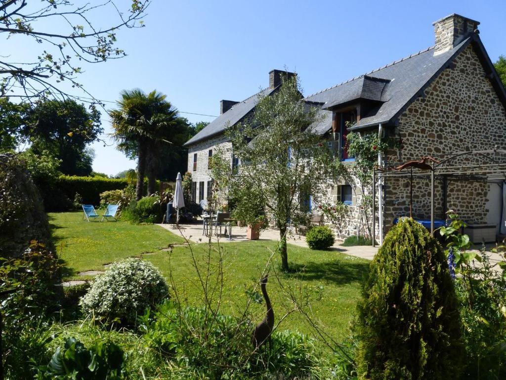 Bed and Breakfast Les Petites Chapelles Saint-Pierre-de-Plesguen Exterior foto