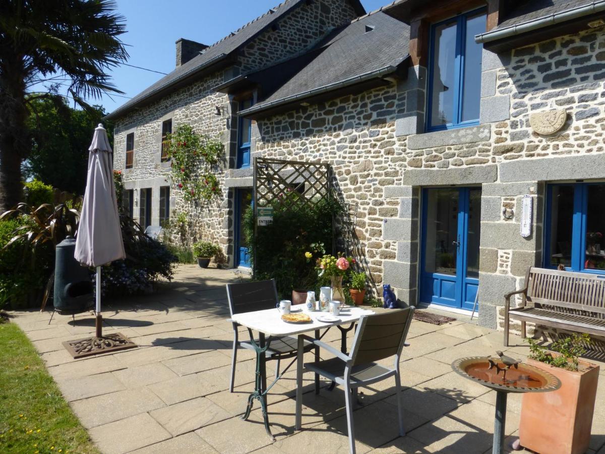 Bed and Breakfast Les Petites Chapelles Saint-Pierre-de-Plesguen Exterior foto