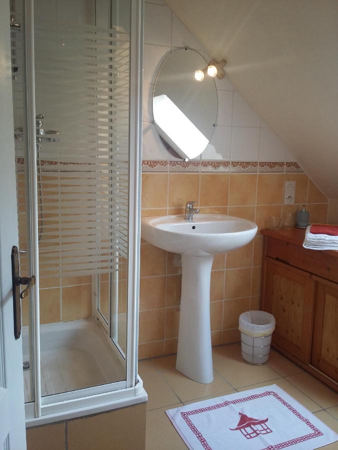 Bed and Breakfast Les Petites Chapelles Saint-Pierre-de-Plesguen Exterior foto
